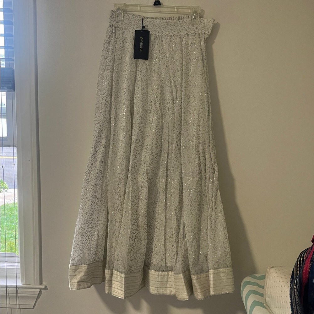 Elegant White Lace Maxi Skirt